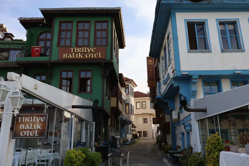 Tourist or Traveler? The Accommodation You Book Decides Which One You Are